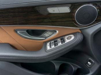 Mercedes-Benz GLC 200 4M AMG Distronic Kamera Totwinkel AHK