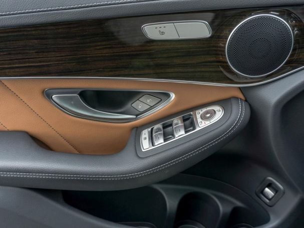 Mercedes-Benz GLC 200 4M AMG Distronic Kamera Totwinkel AHK