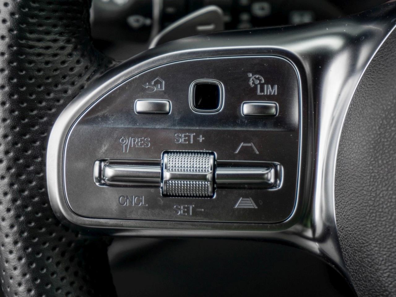 Mercedes-Benz GLC 200 4M AMG Distronic Kamera Totwinkel AHK