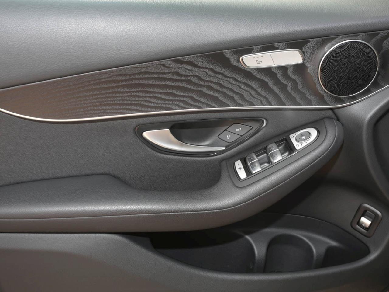 Mercedes-Benz GLC 200 4M OFF-ROAD ParkPaket Standheizung AHK Mercedes-Benz GLC 200 4M OFF-ROAD ParkPaket Standheizung AHK