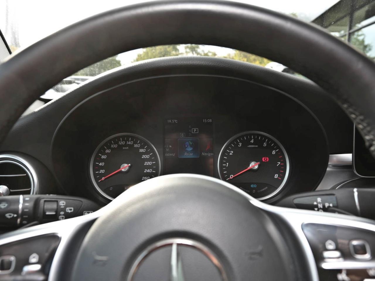 Mercedes-Benz GLC 200 4M OFF-ROAD ParkPaket Standheizung AHK Mercedes-Benz GLC 200 4M OFF-ROAD ParkPaket Standheizung AHK