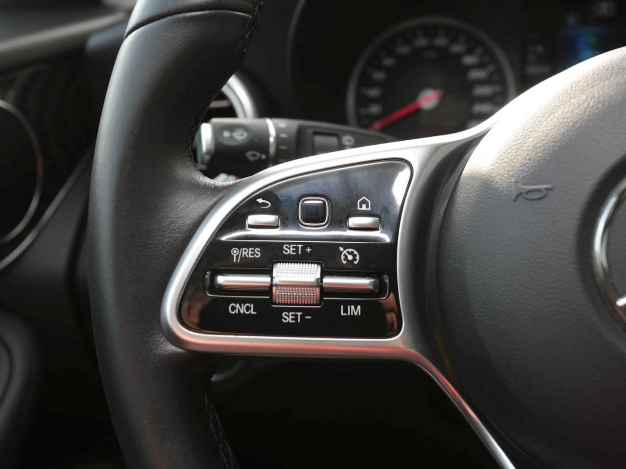 Mercedes-Benz GLC 200 4M OFF-ROAD ParkPaket Standheizung AHK Mercedes-Benz GLC 200 4M OFF-ROAD ParkPaket Standheizung AHK