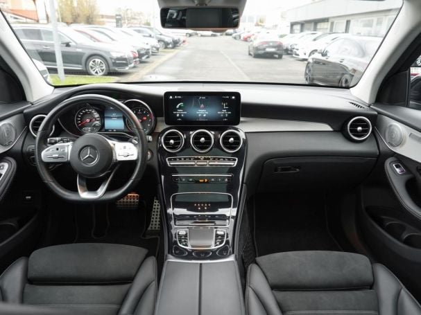 Mercedes-Benz GLC 200 4M AMG MBUX Navi+ Distronic Panorama