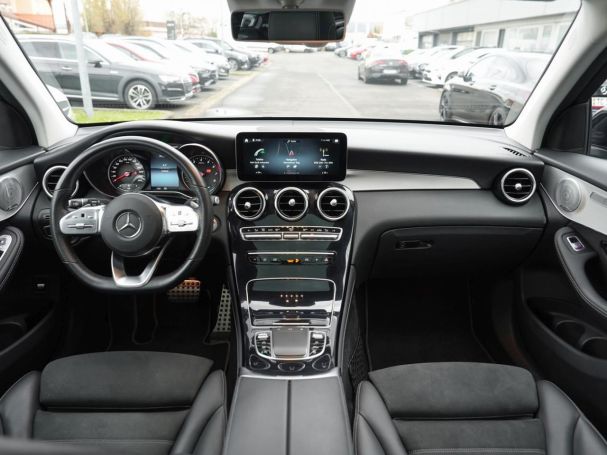 Mercedes-Benz GLC 200 4M AMG MBUX Navi+ Distronic Panorama