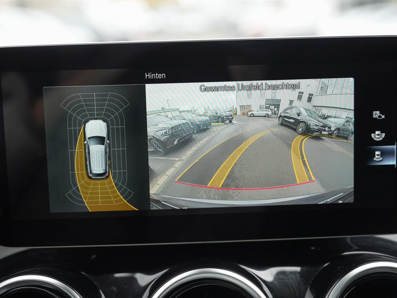 Mercedes-Benz GLC 200 4M AMG MBUX Navi+ Distronic Panorama