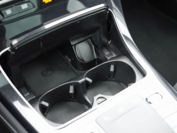 Mercedes-Benz GLC 200 4M AMG MBUX Navi+ Distronic Panorama