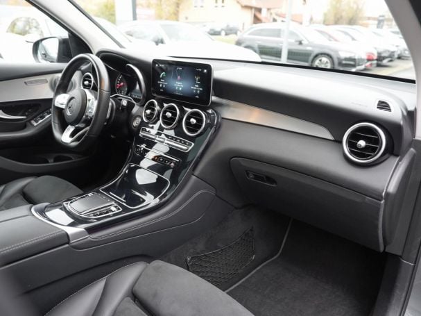 Mercedes-Benz GLC 200 4M AMG MBUX Navi+ Distronic Panorama