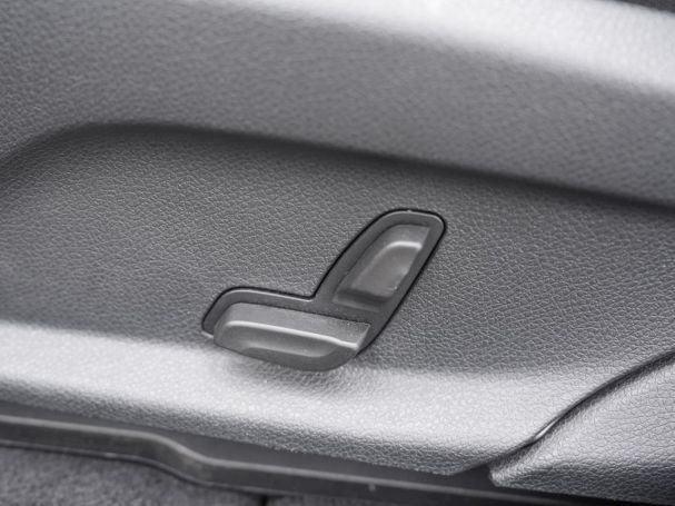 Mercedes-Benz GLC 200 4M AMG MBUX Navi+ Distronic Panorama