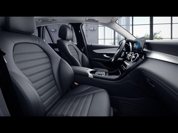 Mercedes-Benz GLC 200 4M AMG MBUX Navi+ Distronic Panorama