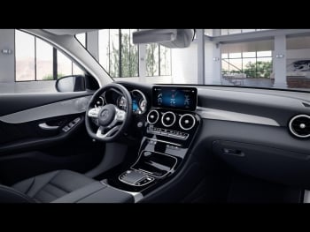Mercedes-Benz GLC 200 4M AMG MBUX Navi+ Distronic Panorama