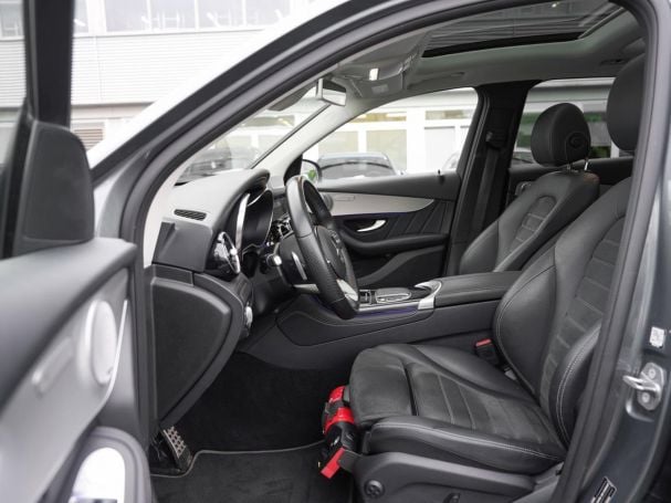 Mercedes-Benz GLC 200 4M AMG MBUX Navi+ Distronic Panorama