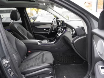 Mercedes-Benz GLC 200 4M AMG MBUX Navi+ Distronic Panorama