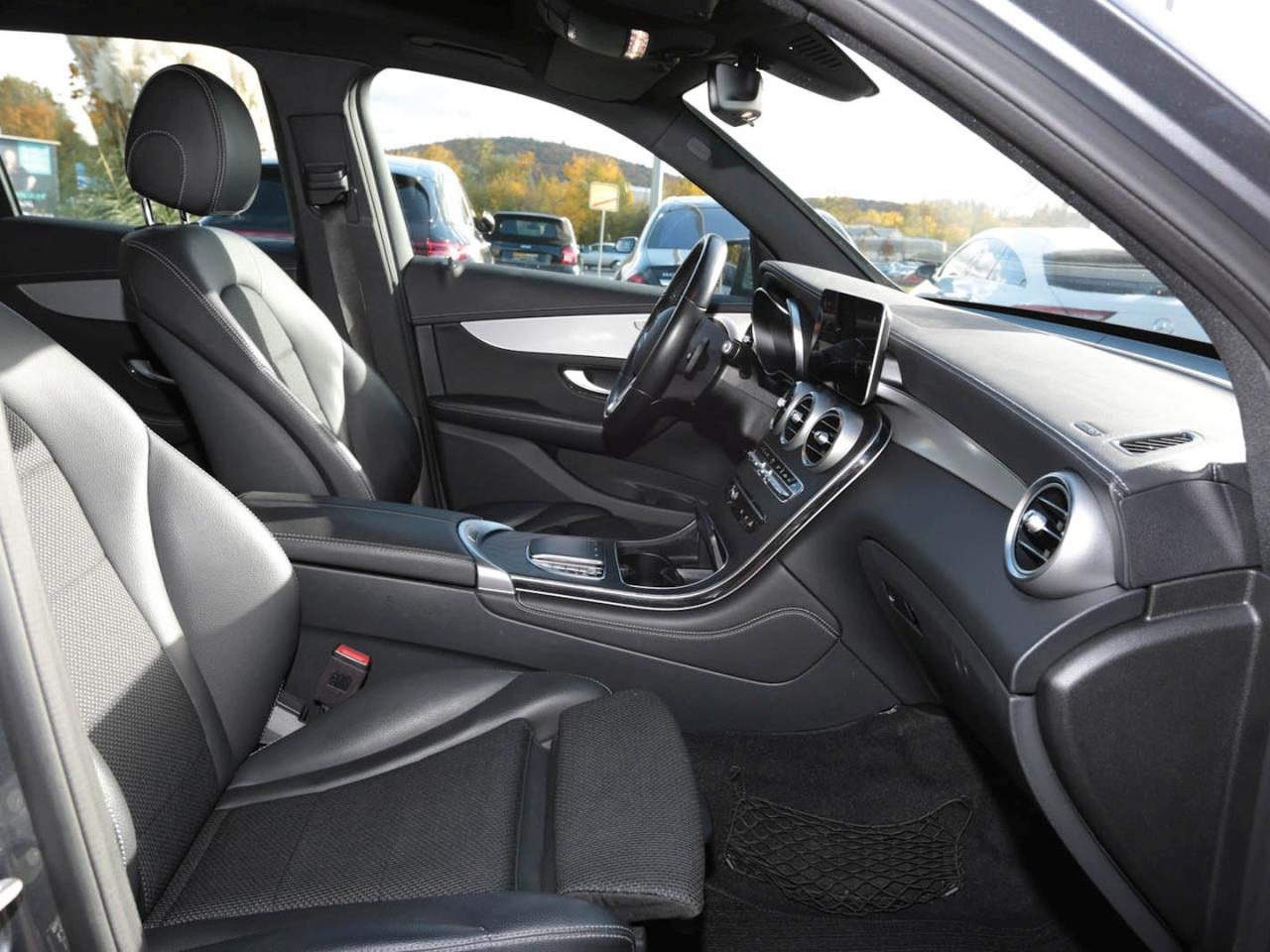 Mercedes-Benz GLC 200 4M AMG Standhzg Panorama Kamera EasyP