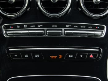 Mercedes-Benz GLC 220 d 4MATIC MBUX Navi Distronic Kamera LED