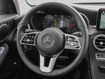 Mercedes-Benz GLC 300 4M AMG Exclusive MBUX Navi LED Panorama 