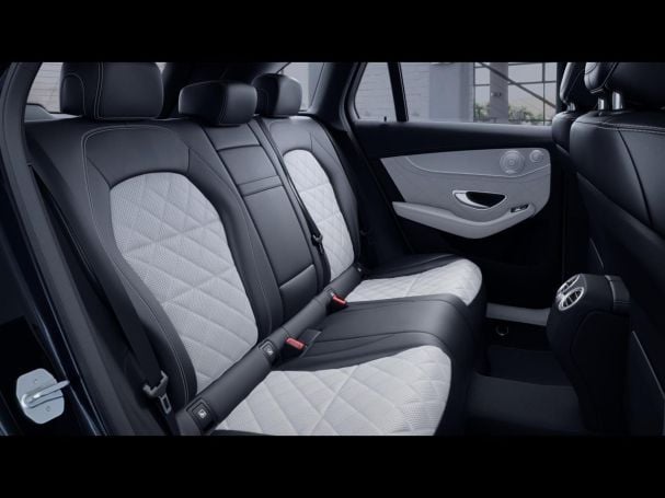Mercedes-Benz GLC 300 de 4M AMG Night Panorama HeadUp Burmester Mercedes-Benz GLC 300 de 4M AMG Night Panorama HeadUp Burmester