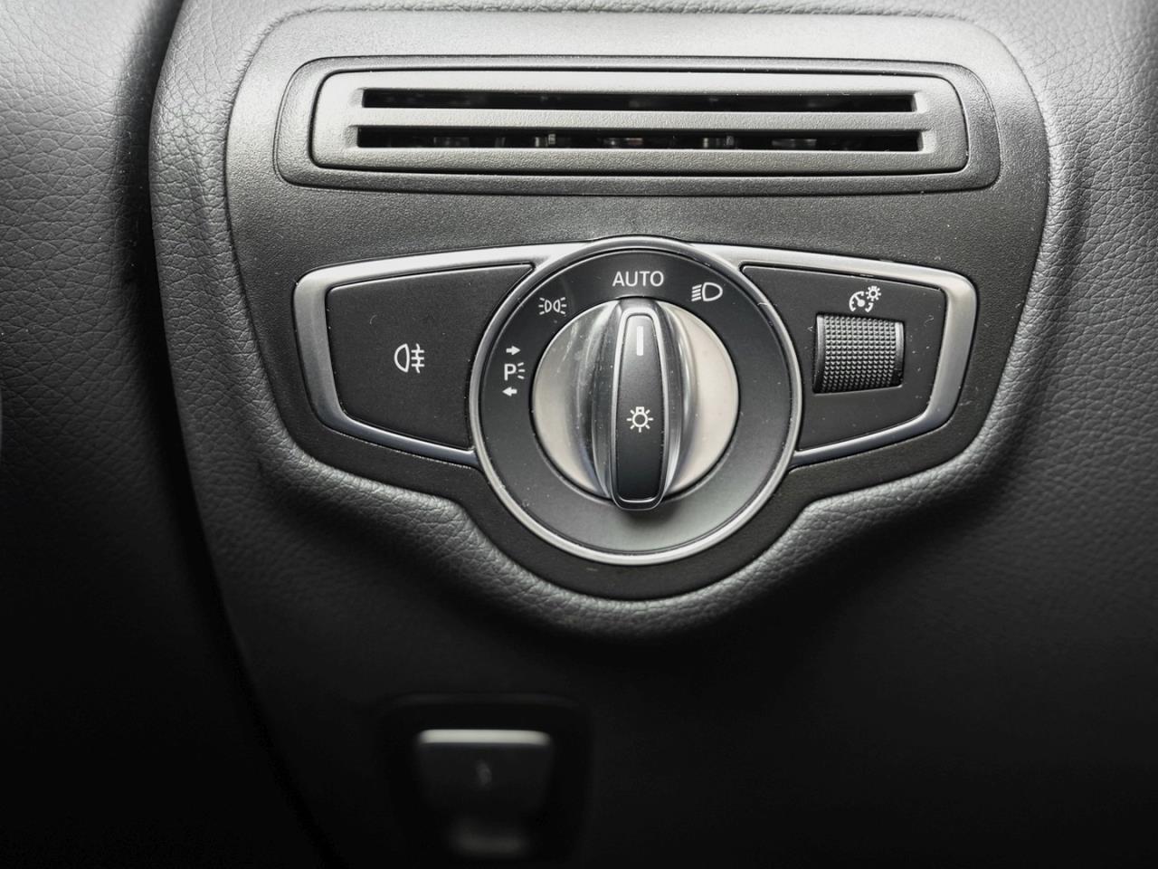 Mercedes-Benz GLC 300 de 4M AMG Night Navi Kamera Spur-Paket