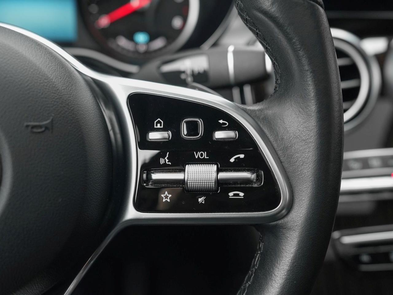 Mercedes-Benz GLC 300 de 4M AMG Exclusive Panorama Kamera SpurP