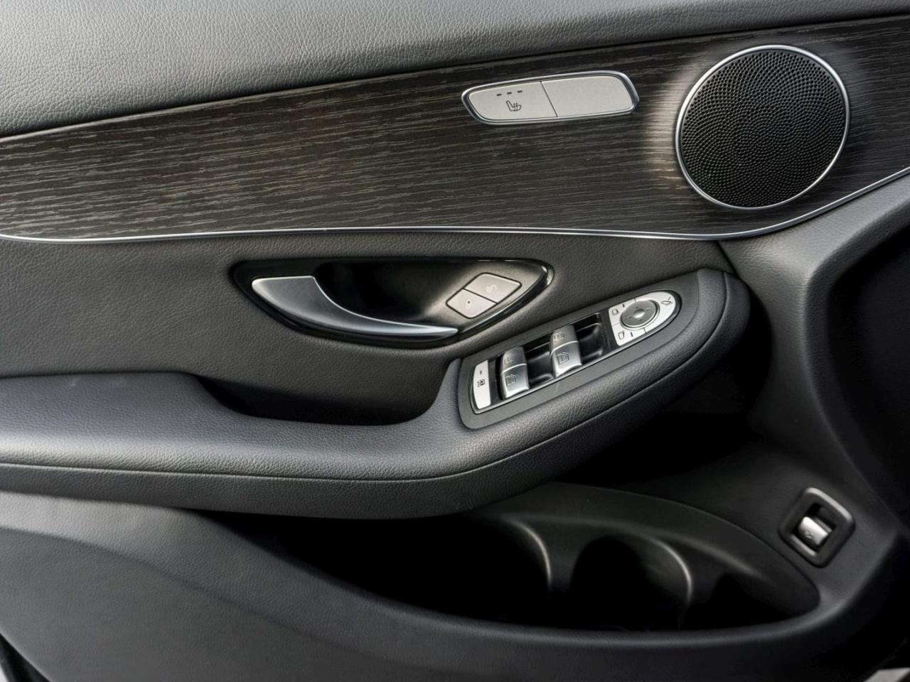 Mercedes-Benz GLC 300 de 4M Panorama Night Head-Up 360° AHK