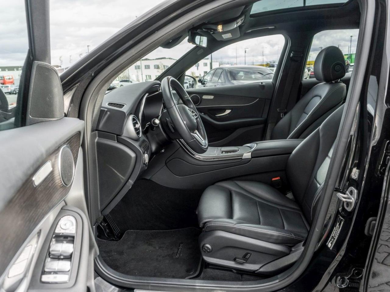 Mercedes-Benz GLC 300 de 4M Panorama Night Head-Up 360° AHK