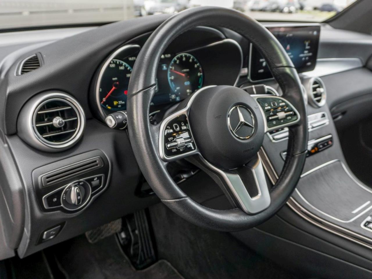 Mercedes-Benz GLC 300 de 4M Panorama Night Head-Up 360° AHK