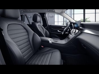 Mercedes-Benz GLC 300 de 4M AMG Kamera Distronic Easy-Pack AHK