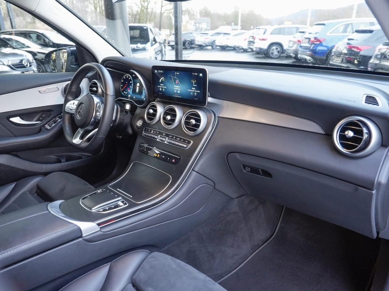 Mercedes-Benz GLC 300 de 4M AMG Navi Distronic Spur-Paket HUD