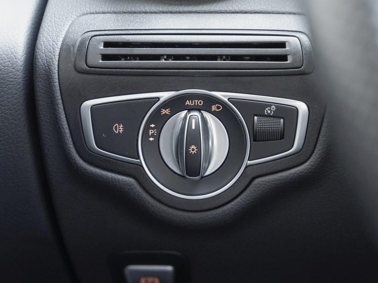 Mercedes-Benz GLC 300 de 4M AMG Navi Distronic Spur-Paket HUD