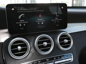 Mercedes-Benz GLC 300 de 4M AMG Distronic Panorama Kamera AHK