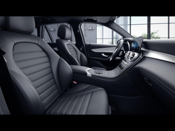 Mercedes-Benz GLC 300 de 4M AMG Distronic Panorama Kamera AHK