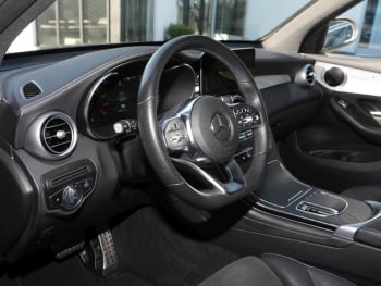 Mercedes-Benz GLC 300 de 4M AMG Distronic Panorama Kamera AHK