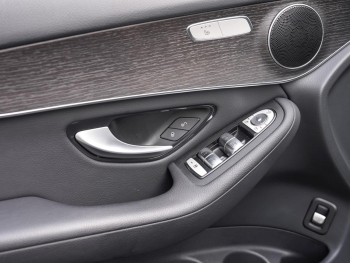 Mercedes-Benz GLC 300 de 4M MBUX Navi+ Kamera Easy-Pack