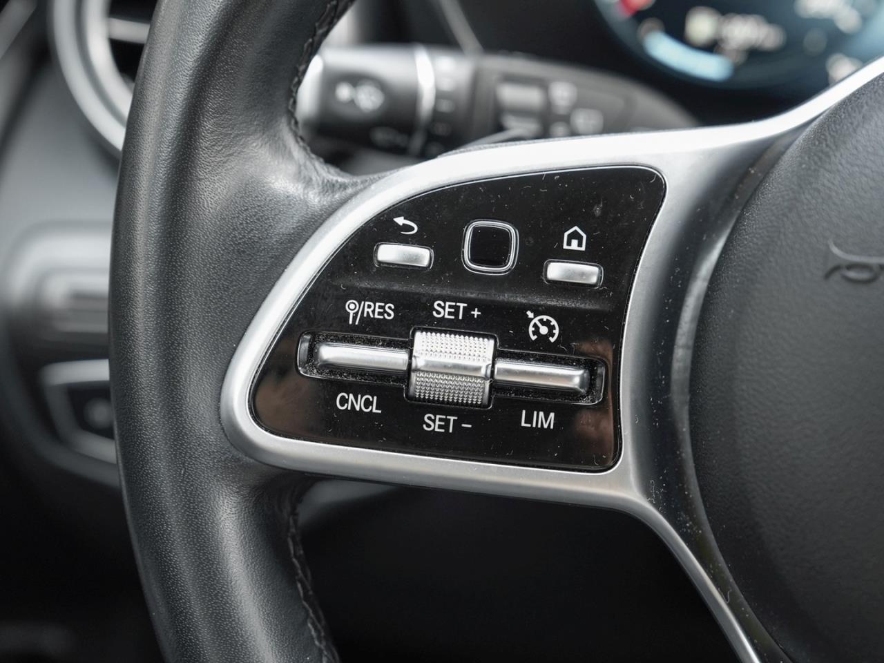 Mercedes-Benz GLC 300 de 4M MBUX Navi+ Kamera Easy-Pack