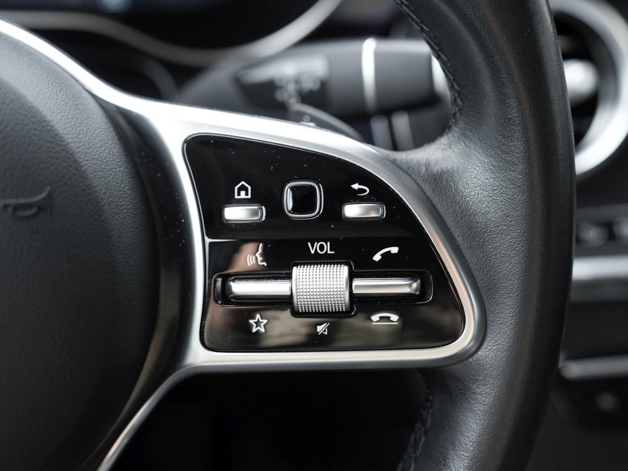 Mercedes-Benz GLC 300 e 4M OFF-ROAD MBUX Navi 360° EasyPack