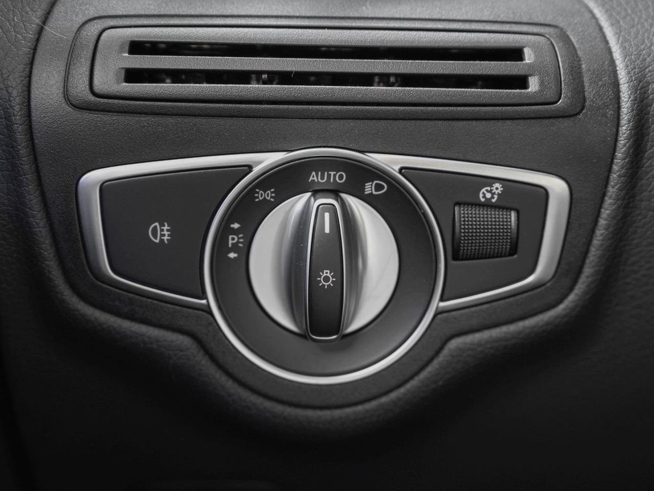 Mercedes-Benz GLC 300 e 4M OFF-ROAD MBUX Navi 360° EasyPack