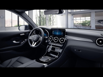 Mercedes-Benz GLC 300 e 4M MBUXNavi Distronic AHK 360° Easy-P