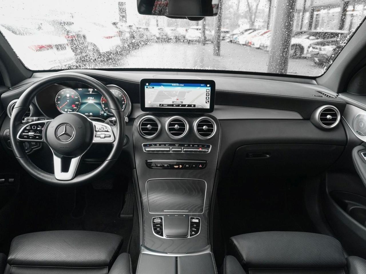 Mercedes-Benz GLC 300 e 4M AMG Panorama Burmester EasyP 360°