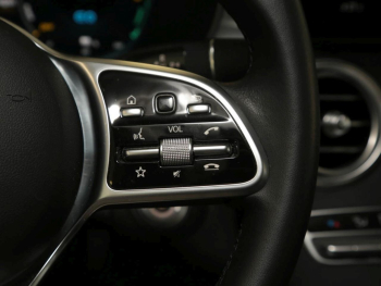 Mercedes-Benz GLC 300 e 4M Exclusive Navi+ Distronic AHK