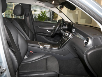 Mercedes-Benz GLC 300 e 4M Exclusive Navi+ Distronic AHK