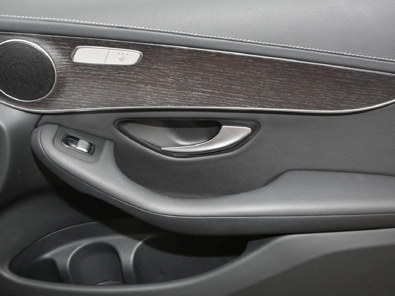 Mercedes-Benz GLC 300 e 4M Night MBUXNavi+ EasyPack 360° AHK Mercedes-Benz GLC 300 e 4M Night MBUXNavi+ EasyPack 360° AHK