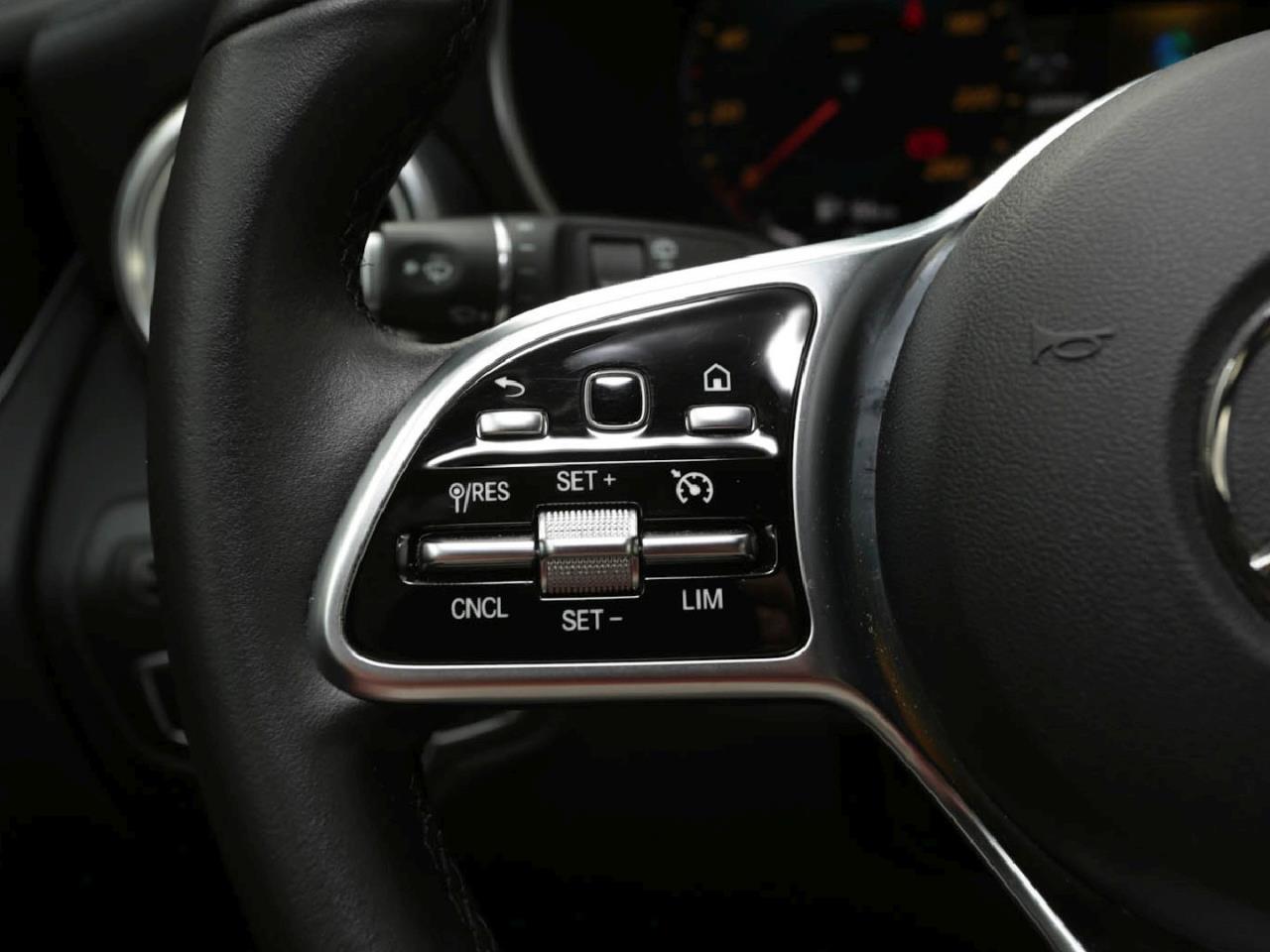 Mercedes-Benz GLC 300 e 4M Night MBUXNavi+ EasyPack 360° AHK