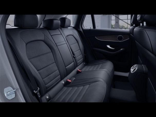 Mercedes-Benz GLC 300 e 4M AMG MBUXNavi+ HeadUp Kamera Mercedes-Benz GLC 300 e 4M AMG MBUXNavi+ HeadUp Kamera