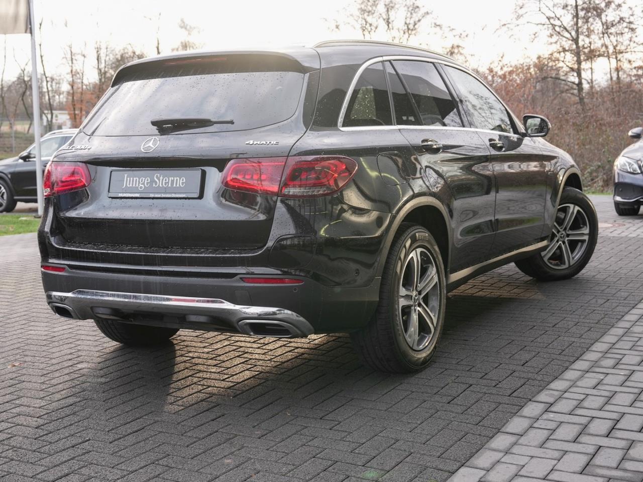 Mercedes-Benz GLC 300 e 4M Exclusive MBUX Navi EasyP AHK ParkP