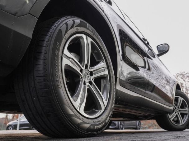 Mercedes-Benz GLC 300 e 4M Exclusive MBUX Navi EasyP AHK ParkP