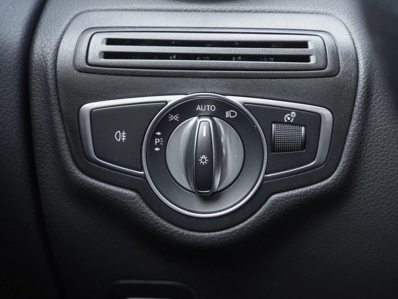 Mercedes-Benz GLC 300 e 4M MBUX Navi Kamera SpurhalteP AHK