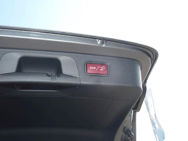 Mercedes-Benz GLC 300 e 4M AMG MBUXNavi+ Panorama EasyPack 360° Mercedes-Benz GLC 300 e 4M AMG MBUXNavi+ Panorama EasyPack 360°