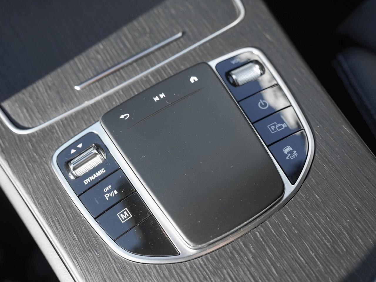 Mercedes-Benz GLC 300 e 4M AMG MBUX Navi EasyPack Kamera ParkP