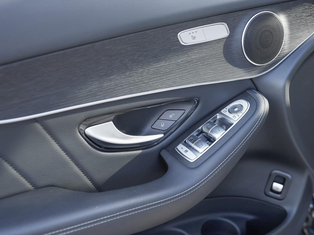 Mercedes-Benz GLC 300 e 4M AMG MBUX Navi EasyPack Kamera ParkP