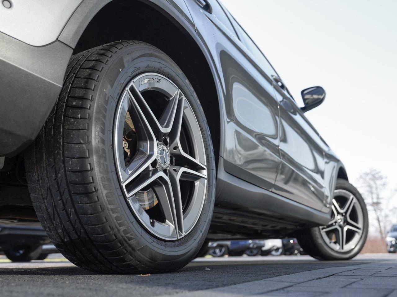 Mercedes-Benz GLC 300 e 4M AMG MBUX Navi EasyPack Kamera ParkP