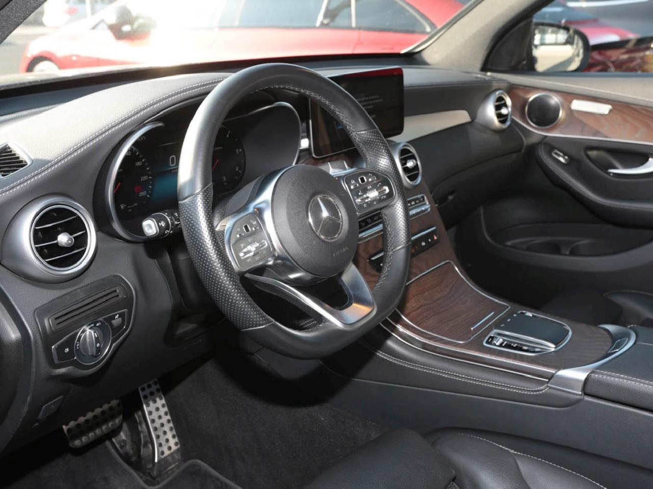 Mercedes-Benz GLC 400 d 4M AMG Night Panorama Distronic 360° Mercedes-Benz GLC 400 d 4M AMG Night Panorama Distronic 360°